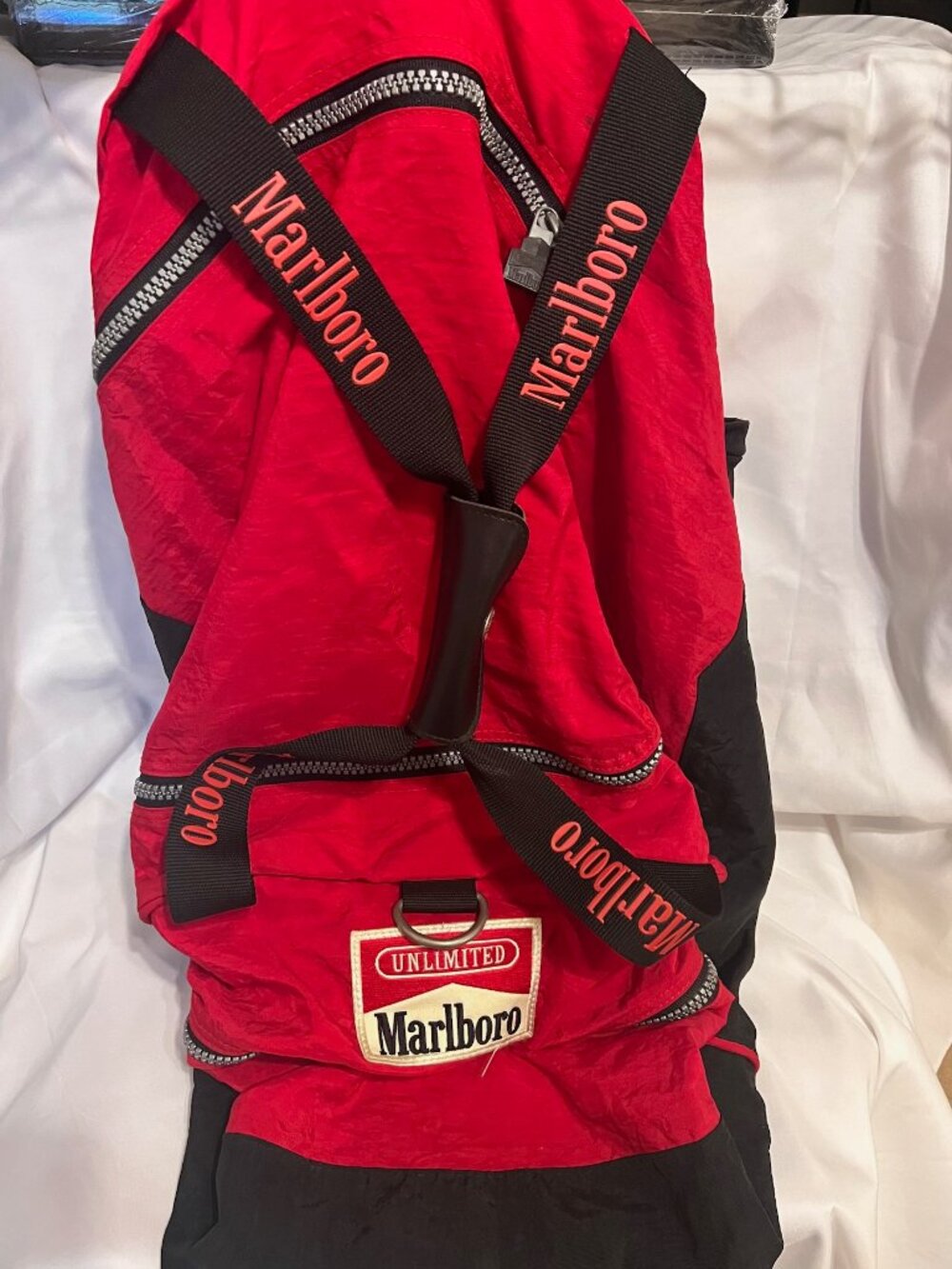 Marlboro Vintage Large Red/Black/White Duffle Bag-Nylon-Lightweight-Travel